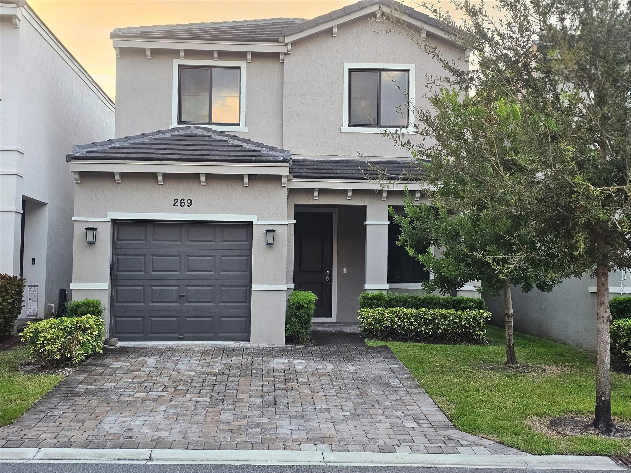 Residences At Palm Aire