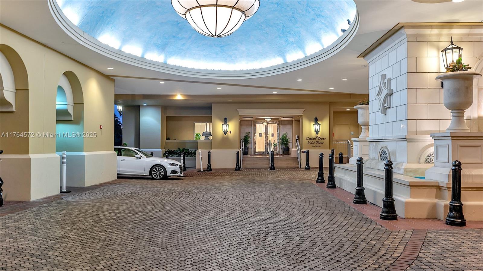 St Tropez On The Bay II C