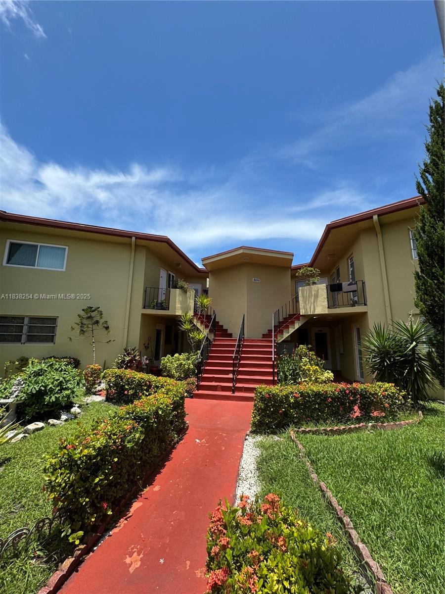 Sky Lake Gardens No 3 Con