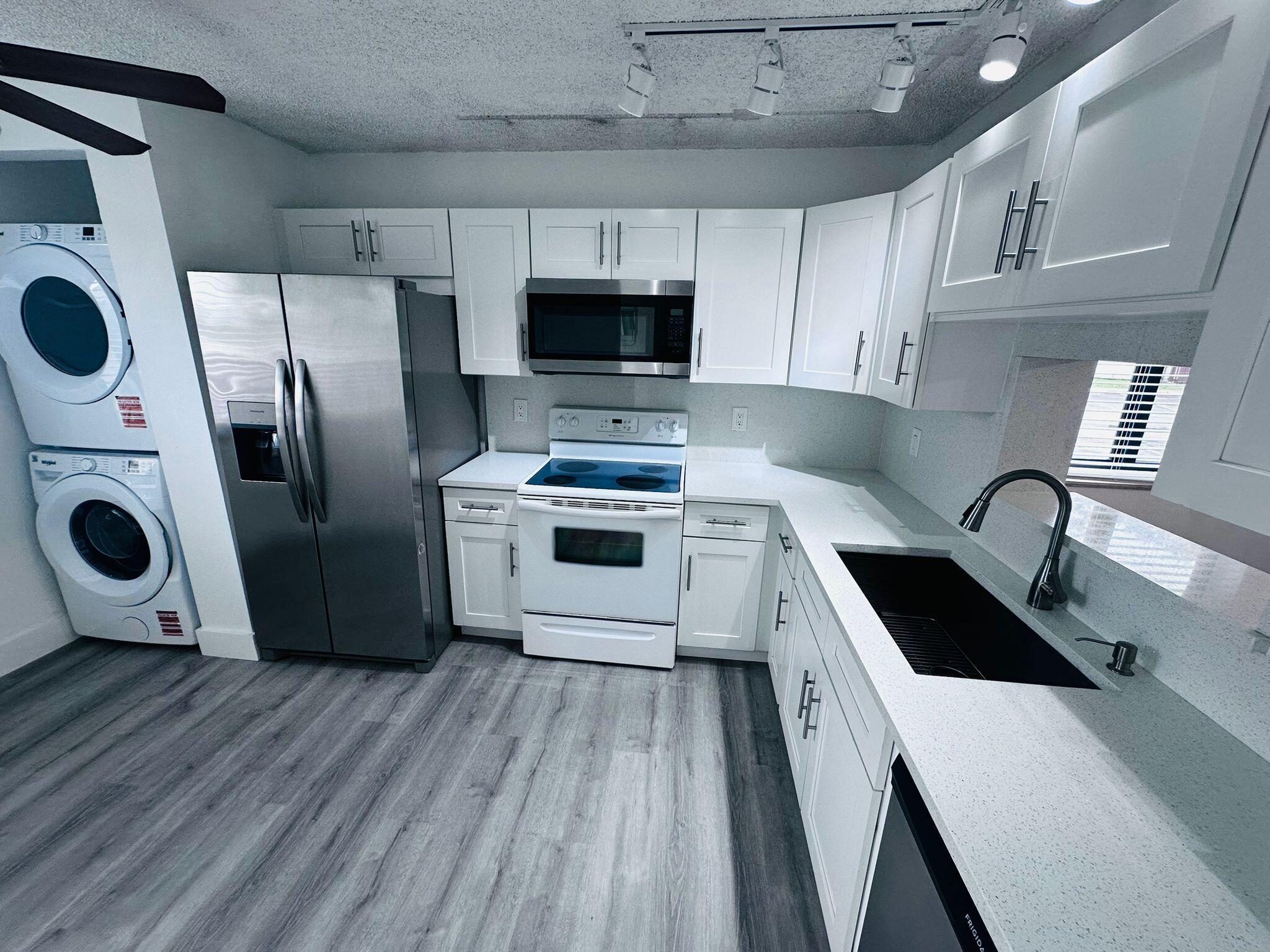 Royale Gardens Condo