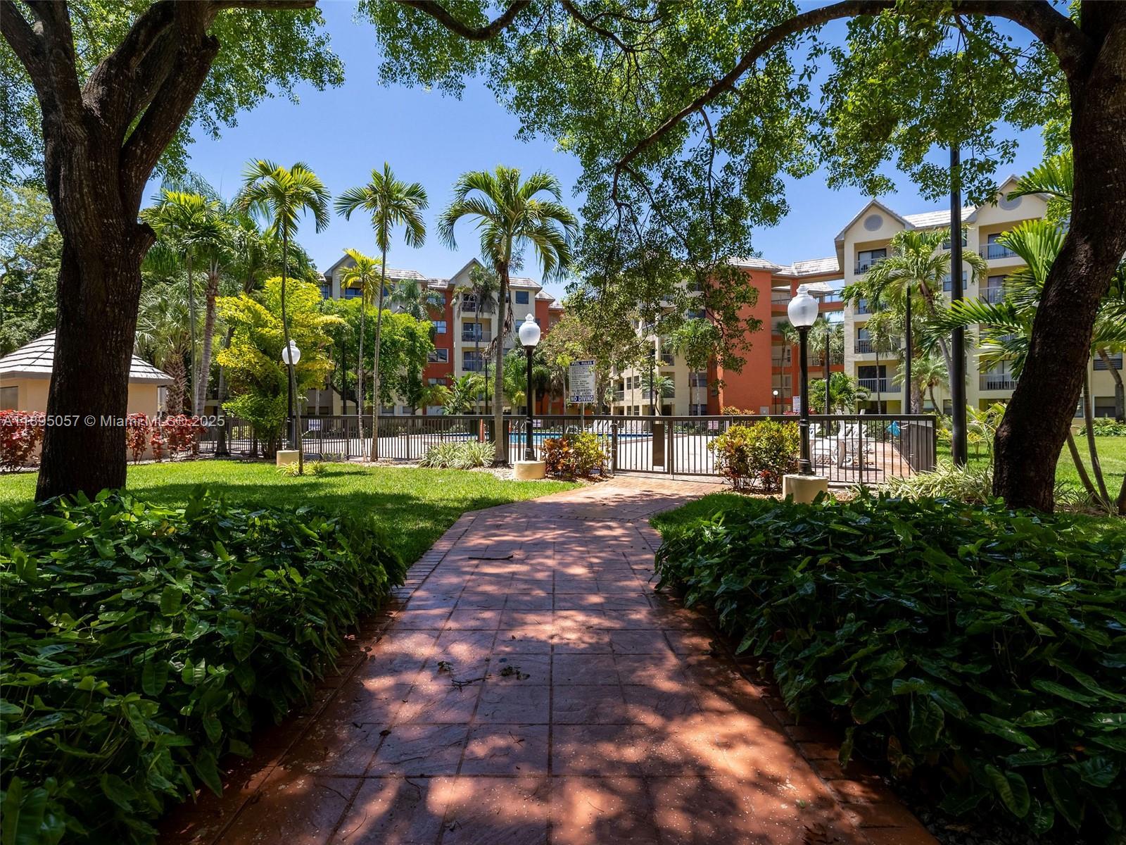 Las Vistas At Doral Condo