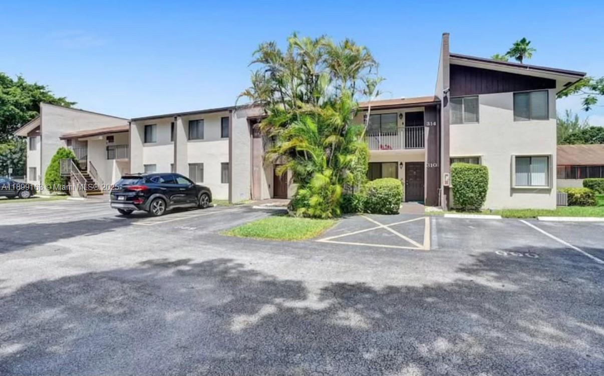 Laurels At Margate Condo