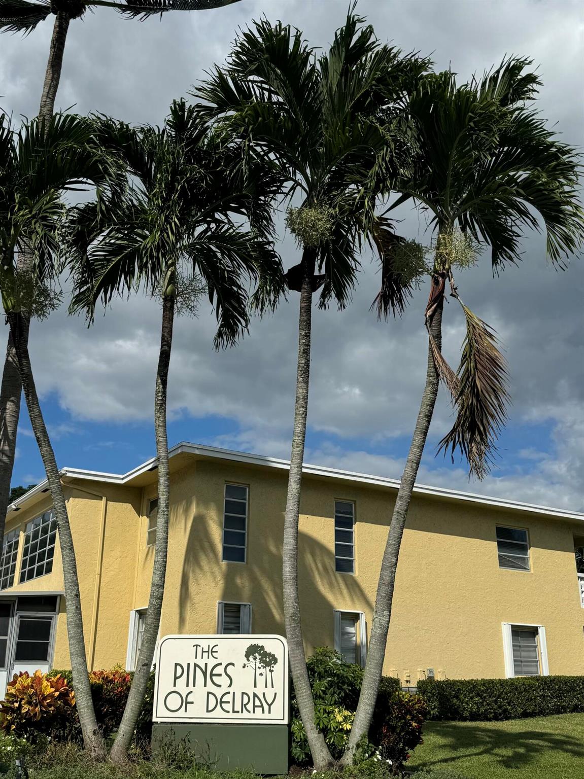 Pines Of Delray Cond